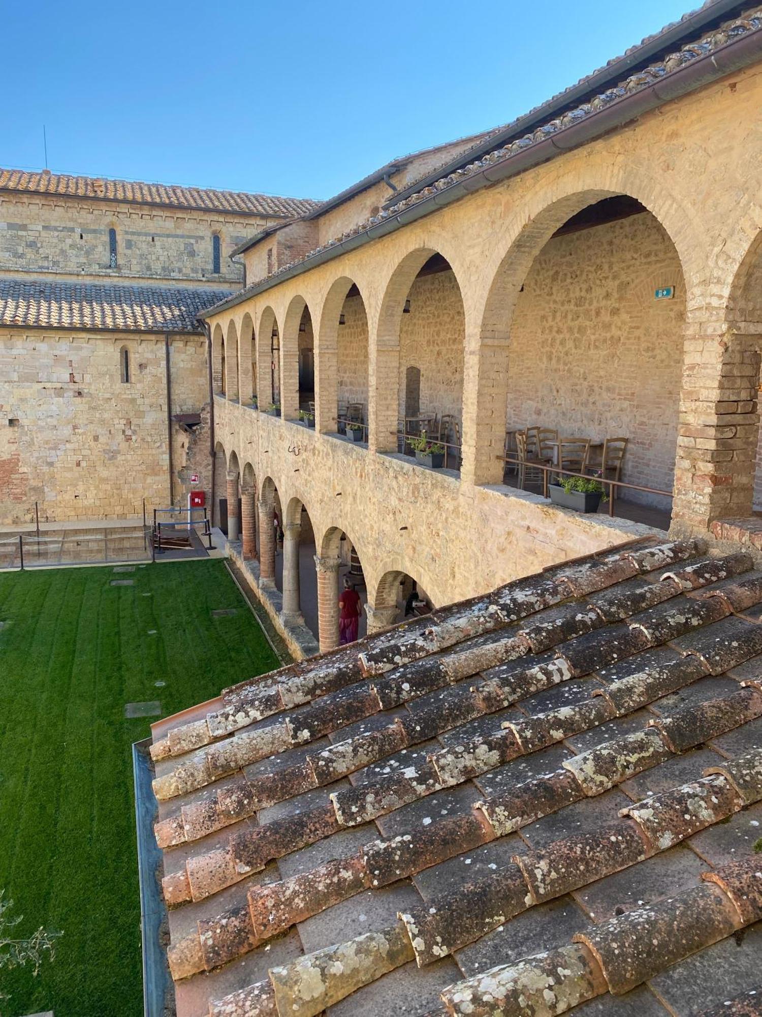 Ostello Contessa Ava Dei Lambardi Monteriggioni Exterior foto
